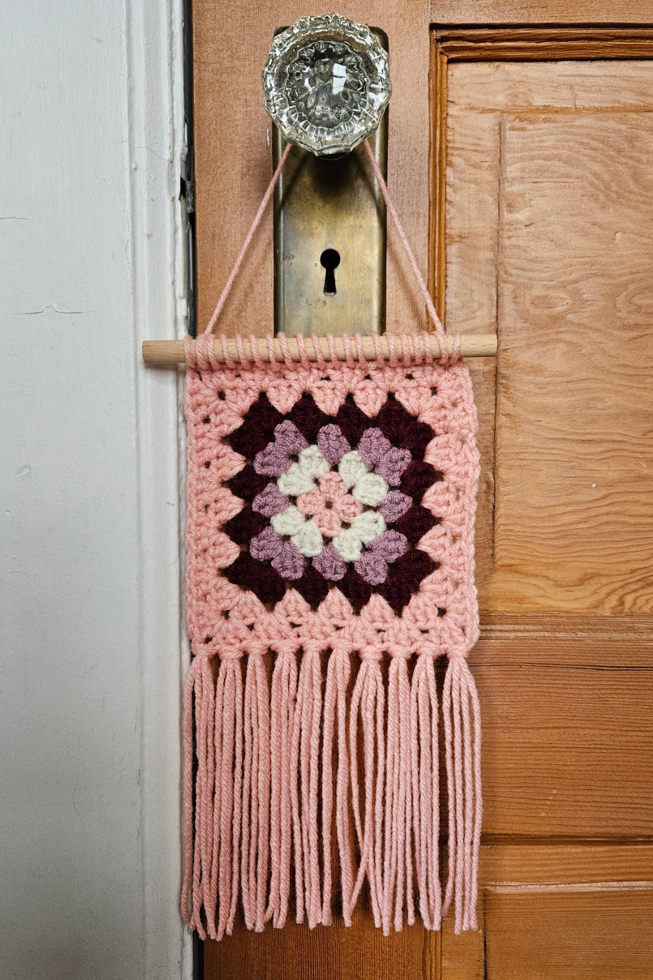 Crochet mural Gladys - Rose clair